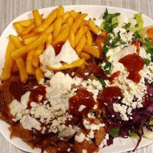 Dönerteller mit Pommes frites und Käse