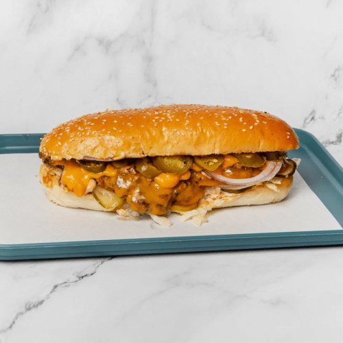 Long Chili-Cheeseburger