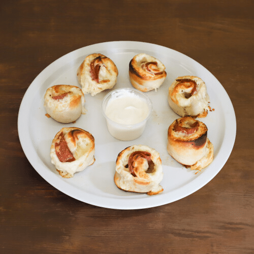 Gefüllte Pizzabrötchen mit Salami
