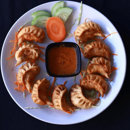 Crunchy Momo (8 Stück)