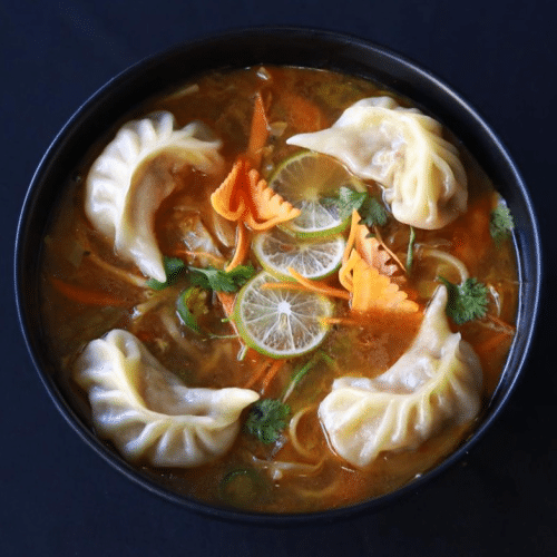 Jhol Momo (8 Stück)