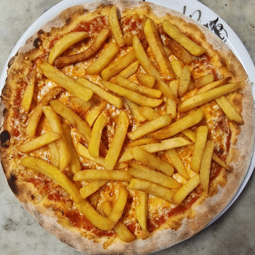 Pizza Margherita mit pommes