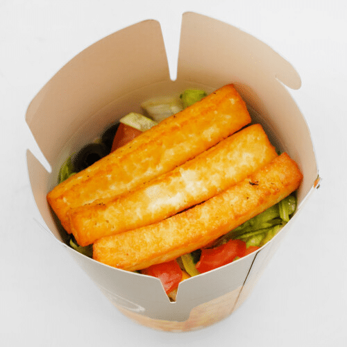 Halloumi Box mit Sauce und Salat