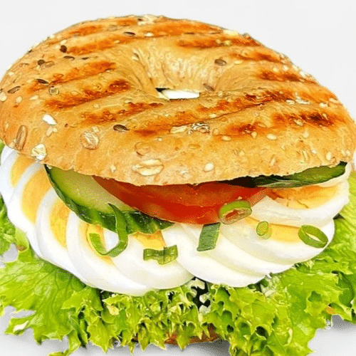 Belegter Bagel mit Ei