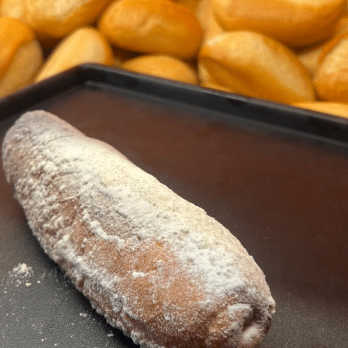 Vanille Stange mit Puderzucker