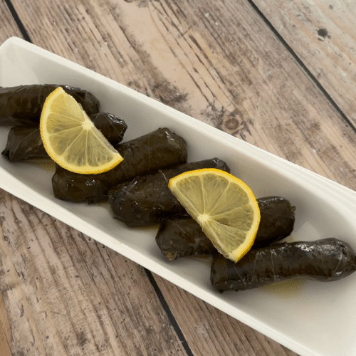 mit Reis gefüllte Weinblätter (Sarma) (1 Portion: 6 Stk.)