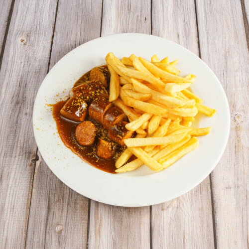 Currybratwurst mit Pommes