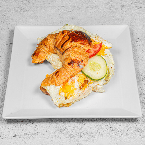 Croissant mit Spiegelei