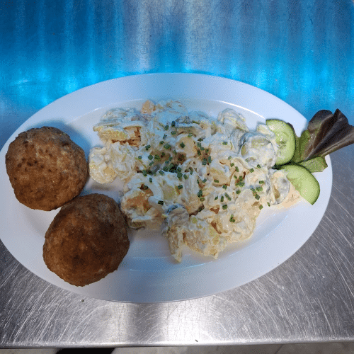 Kartoffelsalat mit 2 Buletten
