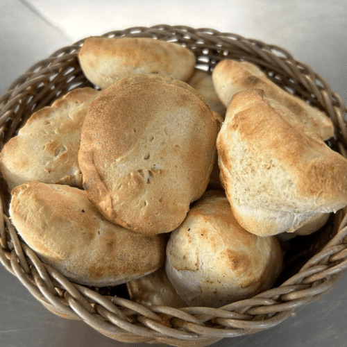 Pizzabrötchen mit Kräuterbutter (10 Stück)