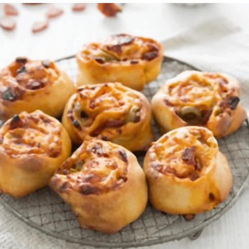 Gefüllte Pizzabrötchen mit Thunfisch