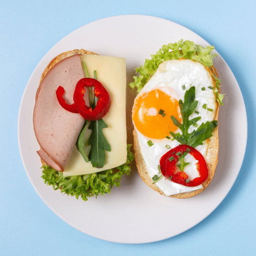 Halbes belegtes Brötchen