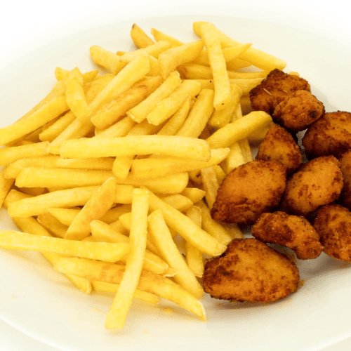Chicken Nuggets mit Pommes frites (6 Stück)