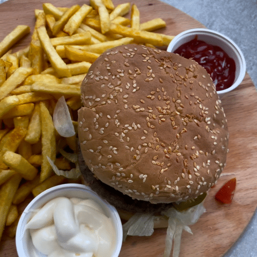 Hamburger mit Pommes frites