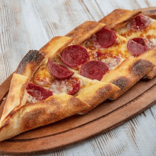 Sucuklu Pide