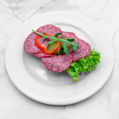 1/2 belegtes Brötchen mit Salami