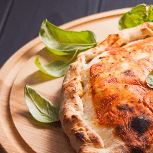 Pizza Brötchen mit Salami, Knoblauch und Käse