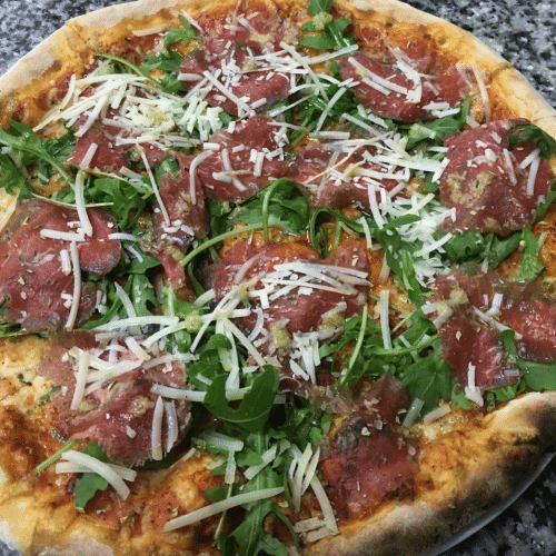 Pizza Carpaccio con Rucola e Parmigiano
