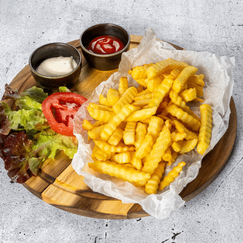 Pommes frites mit Sauce