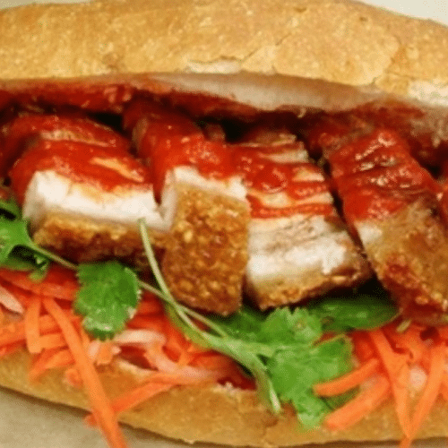 Vietnamesische Baguette mit gegrilltes Xaxiu Fleisch