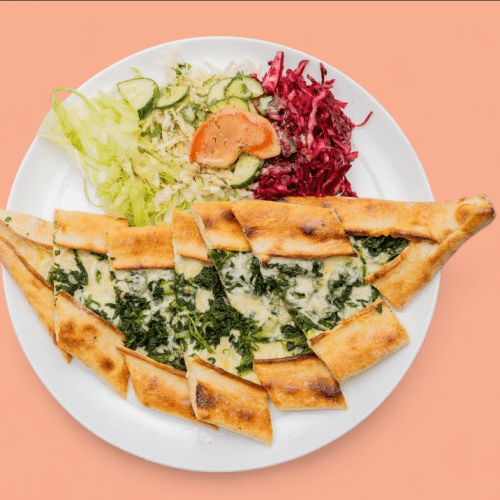 Pide mit Käse und Spinat