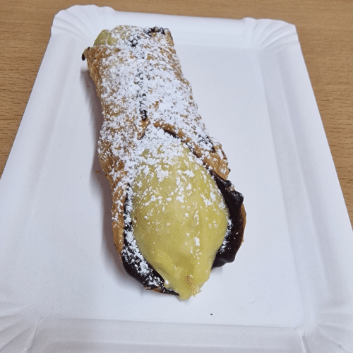 Cannolo pistacchio