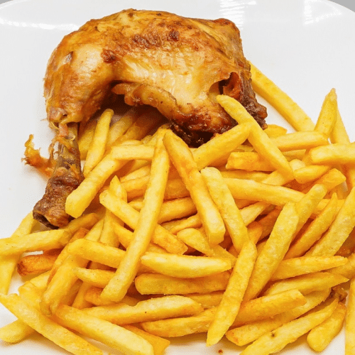 Hähnchenschenkel mit Pommes frites