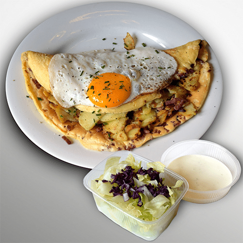 Schinkenspeck-Pfannekuchen mit Bratkartoffeln, Speck Spiegelei