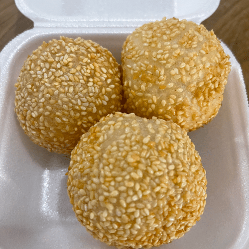 Frittierte Sesambällchen (3 Stück)