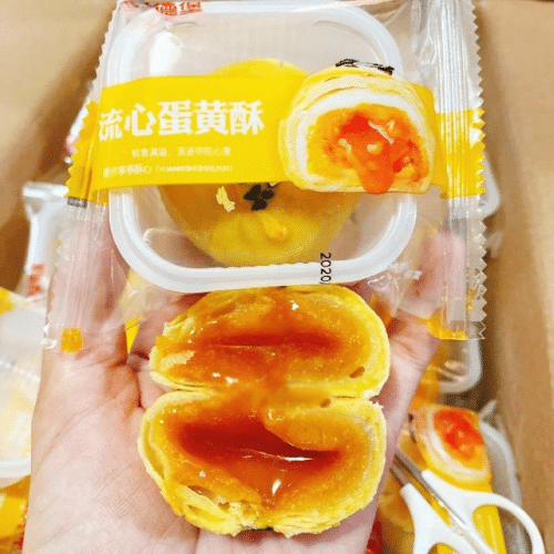 Biscuit mit Eicremefüllung