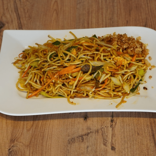 Gebratene Nudeln mit Gemüse