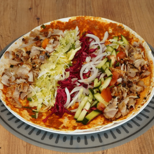 Türkische Pizza mit Dönerfleisch