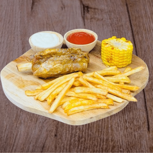 Schweinshaxe mit Pommes