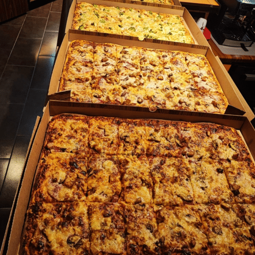 Pizza Partyblech Margherita mit 5 Zutaten nach Wahl