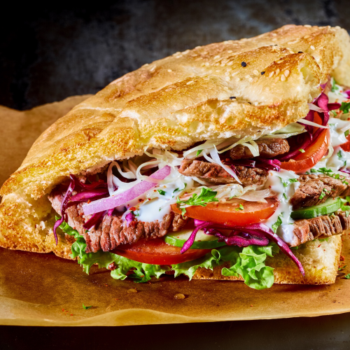 Fladenbrot Drehspieß mit gebratener Aubergine