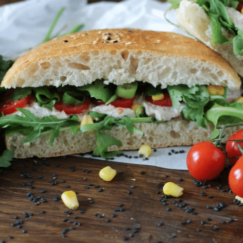 Fladenbrot mit gebratenen Auberginen