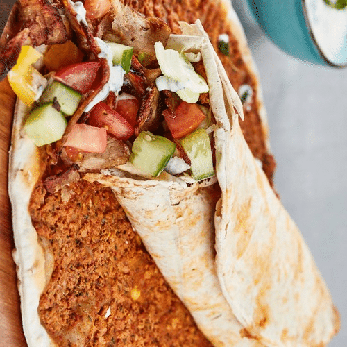 Lahmacun mit Falafel