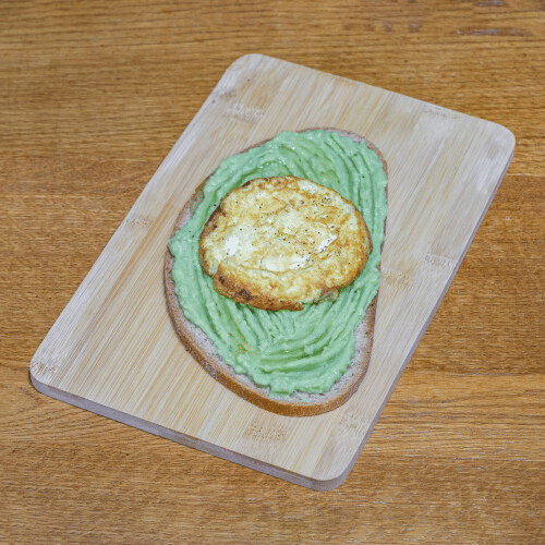 Stulle mit Ei und Avocado