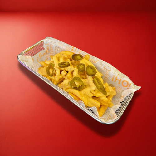 Pommes mit Chili Cheese Sauce & Jalapenos