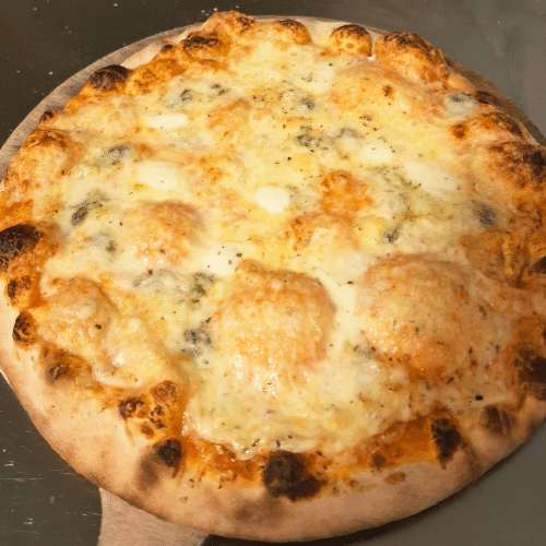 Pizza mit vier Käsesorten