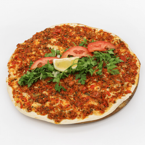 Lahmacun mit Salat