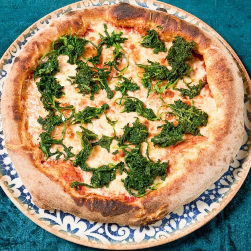 Pizza Spinat Gorgonzola (vegetarisch)
