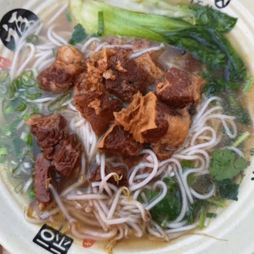 Rindfleisch Nudelsuppe in Sojasuace