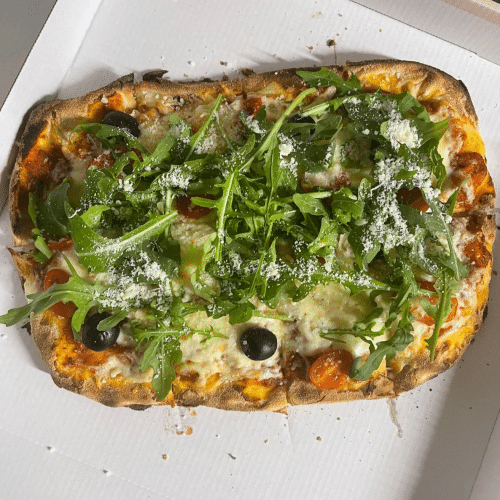 Pinsa Con Mozzarella con Ruccola