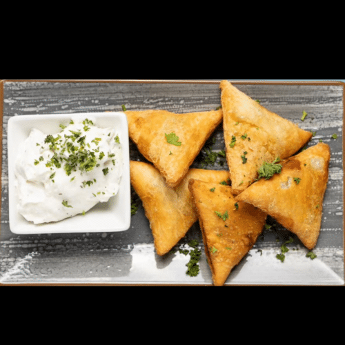 Hausgemachte Spanakopitakia