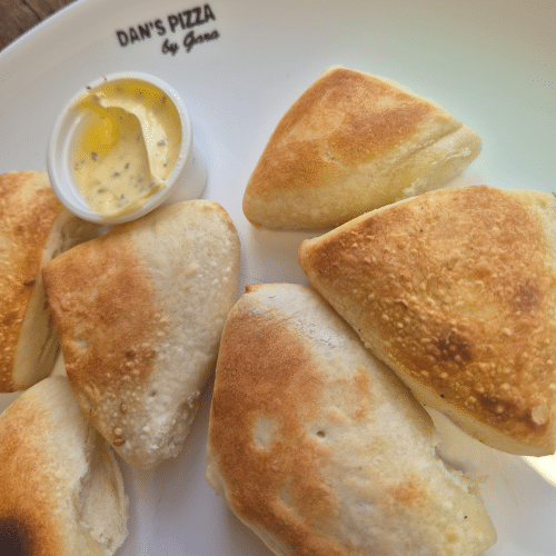 Pizzabrötchen mit Kräutercreme