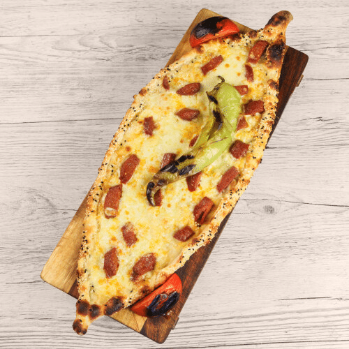 Sucuklu Pide