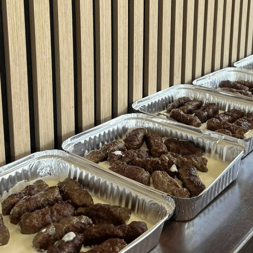 10 Cevapcici in Kajmak