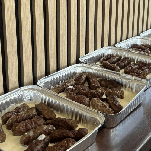 5 Cevapcici in Kajmak