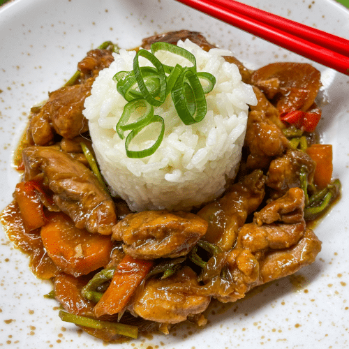 Hähnchenfleisch nach Chop Suey-Art